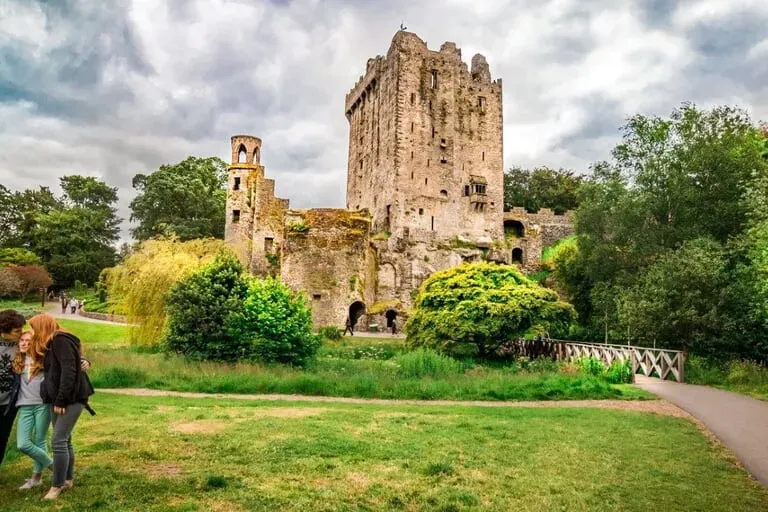 Choosing Your Adventure: Organized Tour or Solo Day Trip from Dublin to Blarney Castle?
