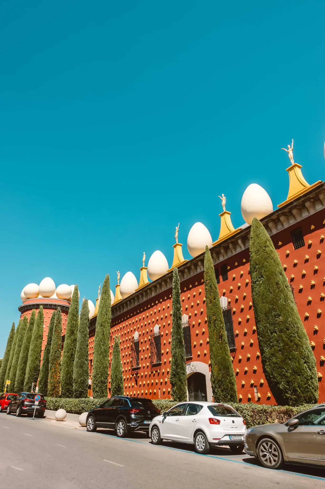 Getting There: Your Options for a Day Trip to Dali Museum from Barcelona